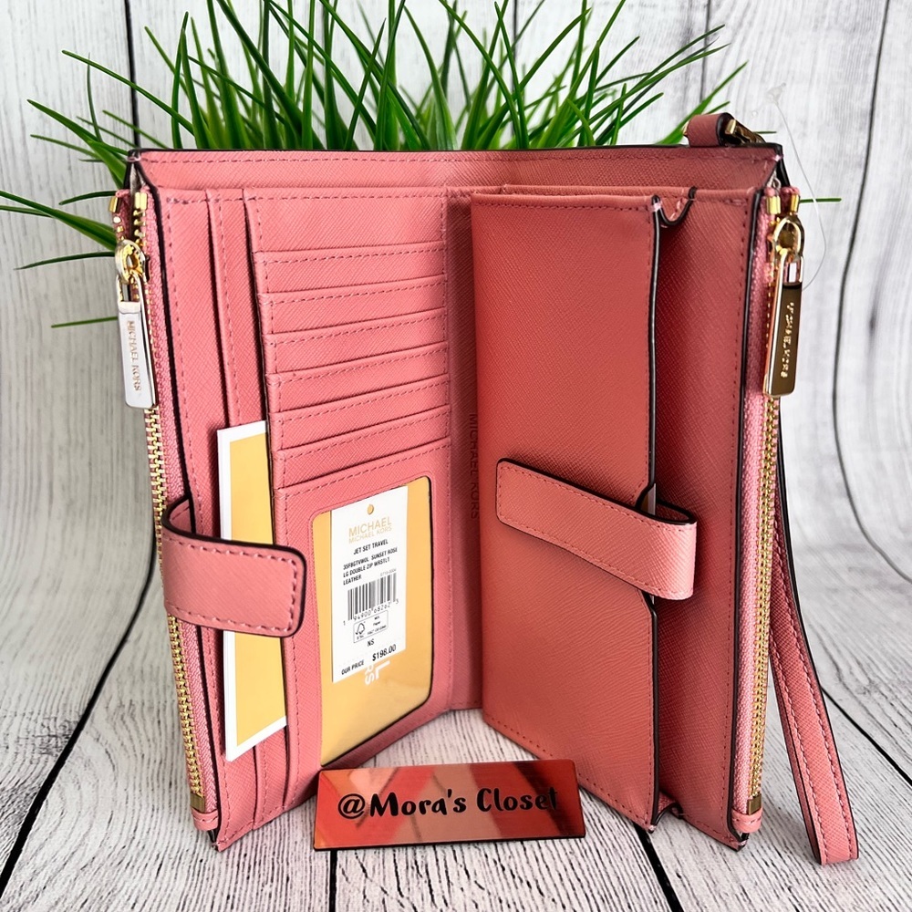 Michael Kors Wallet - Picture 5 of 9